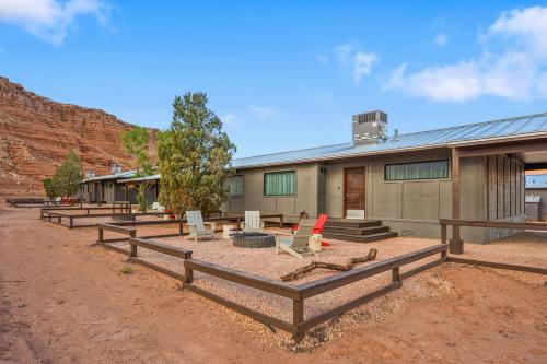 2 bedrooms, 4 beds