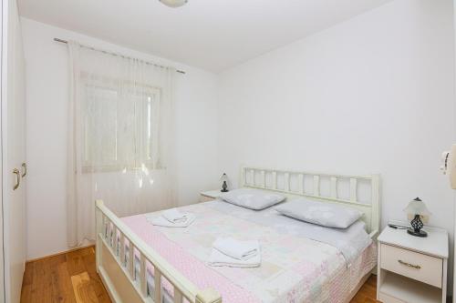 Family-friendly apartments with swimming pool Biograd na Moru Biograd - 23754 - image 2
