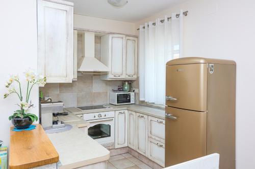 Two-Bedroom Apartment with Terrace image 9
