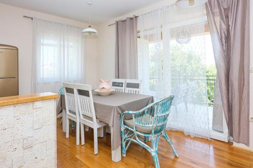Two-Bedroom Apartment with Terrace image 6