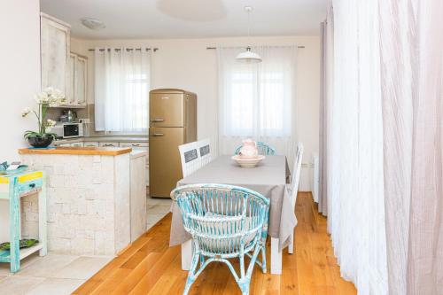 Two-Bedroom Apartment with Terrace image 5