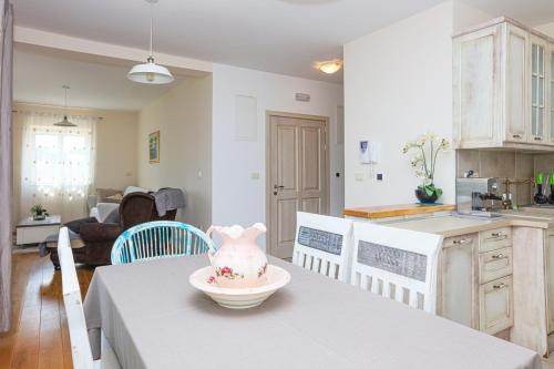 Two-Bedroom Apartment with Terrace image 4