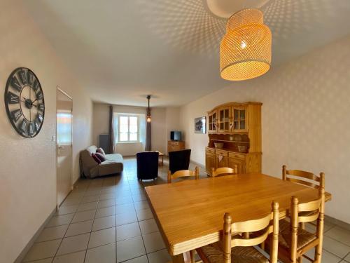 Gîte Charmant à Alleyrac: Randonnées, Nature et Confort Moderne - FR-1-582-66 (Gite Charmant a Alleyrac: Randonnees, Nature et Confort Moderne - FR-1-582-66) in 芒德