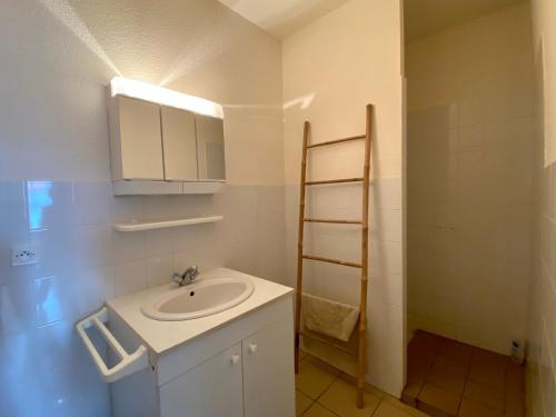 Gîte Charmant à Alleyrac: Randonnées, Nature et Confort Moderne - FR-1-582-66 (Gite Charmant a Alleyrac: Randonnees, Nature et Confort Moderne - FR-1-582-66) in 芒德