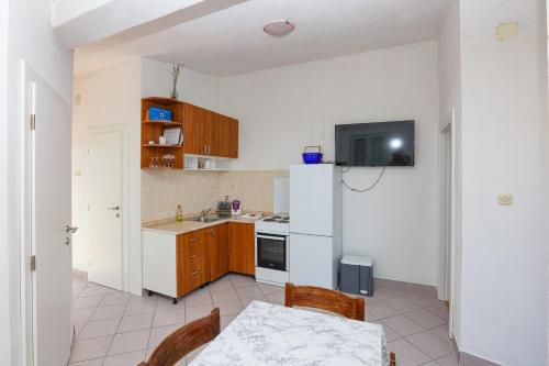 Two-Bedroom Apartment with Balcony image 8