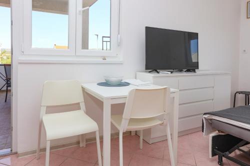 Studio with Terrace image 5