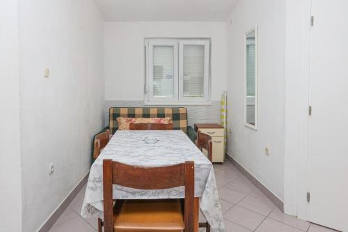 Two-Bedroom Apartment with Balcony image 4