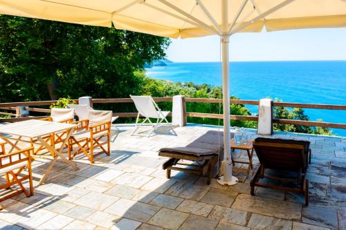 balkon/taras, Hideaway in Damouchari with private access to sea ANNA's HORIZON in Ntamouchari