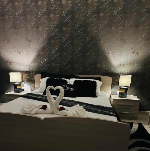 Twin Room with Balcony image 10