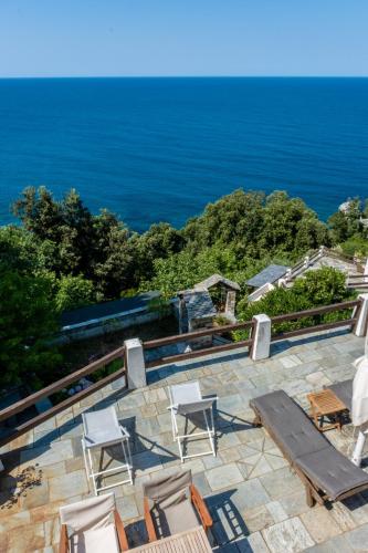 Hideaway in Damouchari with private access to sea ANNA's HORIZON in Ntamouchari