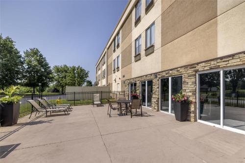 景觀, 最佳西方PLUS利斯薩米特套房酒店 (Best Western Plus Lee's Summit Hotel & Suites) in 利斯薩米特