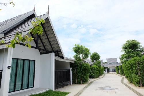 me2 Singhamuntra Resort Kamphaengsaen in Kamphaeng Saen