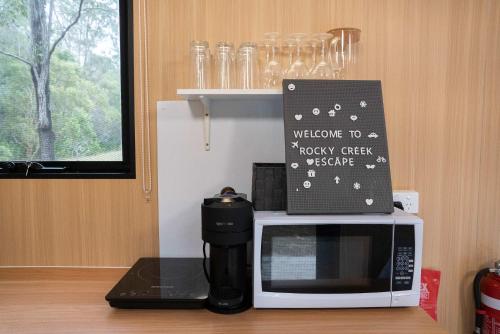 Rocky Creek Escape by Tiny Away in Neerdie