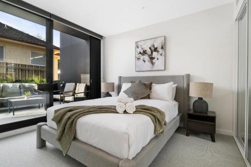 Bright and Modern 1BR Apt with Balcony and Parking in Malvern