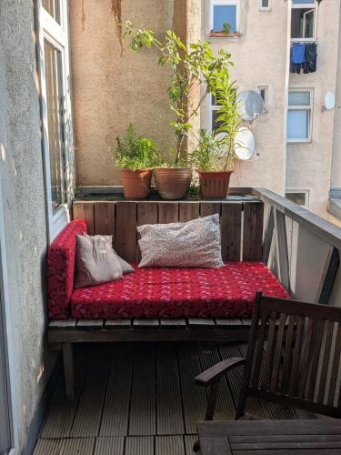 Cosy room in shared apartment with balcony, Вена (фото 10)