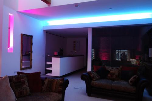 Luxury Royal William Yard Apartment - Mills Bakery - image 3