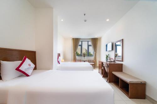 1 queen bed, 1 double bed
