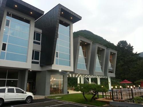 Yangpyeong Blue Hill Pension in Yangpyeong-eup
