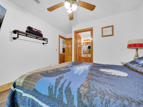 ER93 - Pirate's Cove - Great Location! Close to All the Action! cabin - image 11