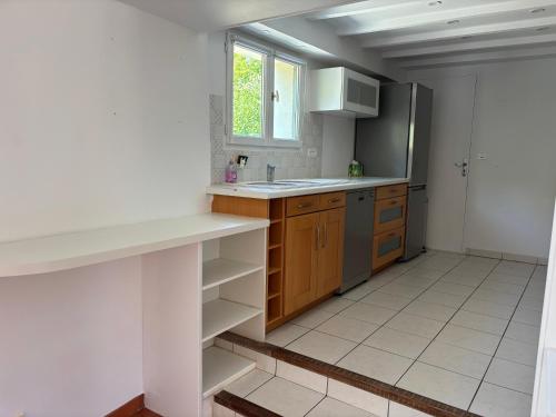 Konyha, Le Mondementais - Gîte en Champagne avec piscine (Le Mondementais - Gite en Champagne avec piscine) in Mondement-Montgivroux