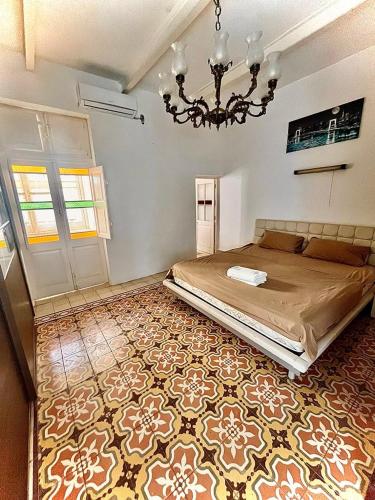 Large space on 2 levels with own roof in Townhouse - Chambre d'hôtes - Sliema