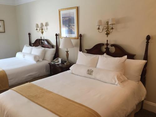  Studio Suite With Wet Bar image 9