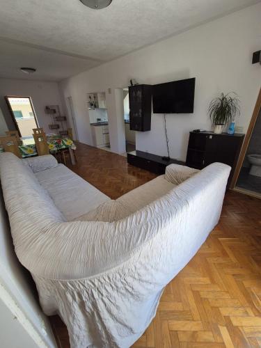 Studio Apartment image 10