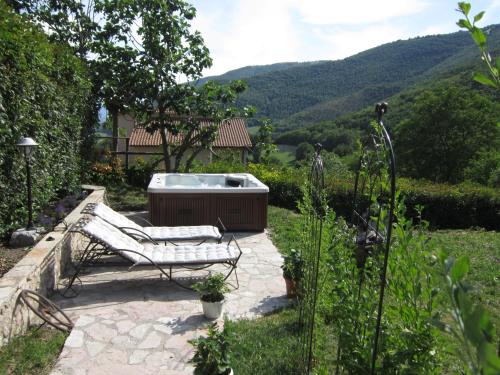 熱水浴缸, Agriturismo campagna in compagnia in 瓦洛迪內拉