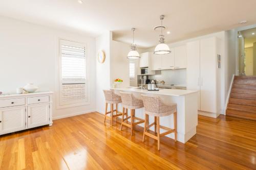 Kitchen, 68 Saratoga Ave - Ducted Air con, Wi-Fi, Small Boat Parking in Corlette