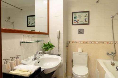 room detail thumbnail 2