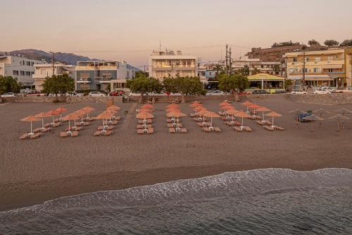Exterior view, Pal Beach in Pelekanos