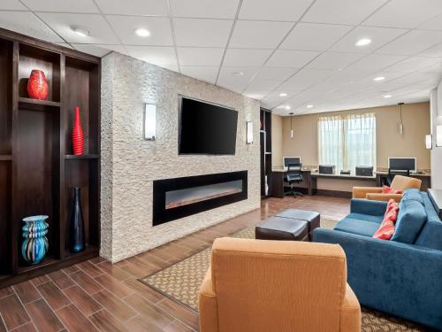 Comfort Inn & Suites Allen Park/Dearborn - image 11