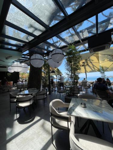 Паб/Коктейль-бар, Vue Mer Hotel in Улцинь