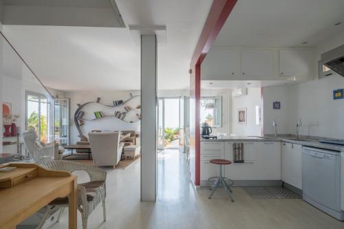 Villa with pool and sea view in ปิเอตราซานตา