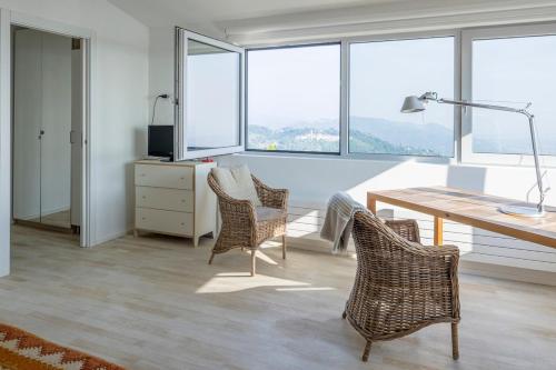 Villa with pool and sea view in ปิเอตราซานตา