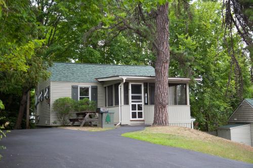 Shore Meadows Lodge LLC – Lake George, NY