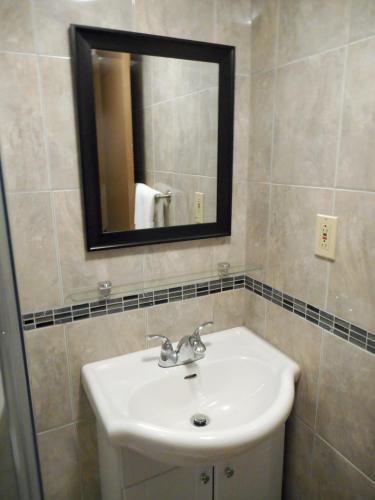 Hotel Victor – Montreal