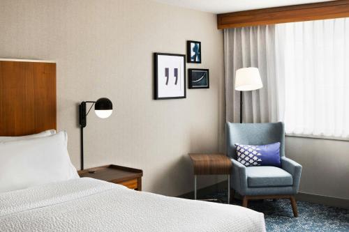 1 king bed, 1 sofa bed