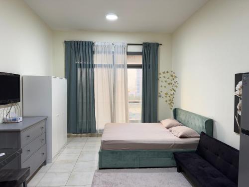 Spacious Studio in Dubai Sports City, Dubai