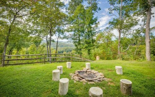 Hand Hewn Hideaway in Gatlinburg, USA
