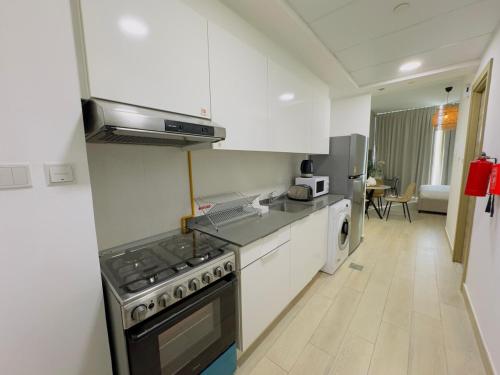 Sky-High Studio Marina Skyline View Bloom Tower, Dubai (photo 6)