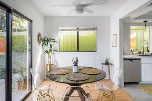 Silver Triangle Oasis with Verdant Backyard, Los Angeles (fotografie 3)