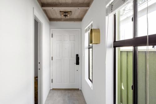 Silver Triangle Oasis with Verdant Backyard, Los Angeles (fotografie 8)