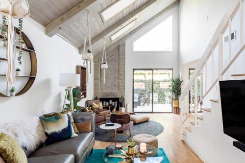 Silver Triangle Oasis with Verdant Backyard, Los Angeles (fotografie 2)