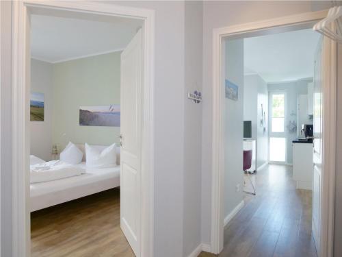 One-Bedroom Apartment with Terrace image 10