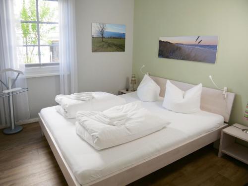 One-Bedroom Apartment with Terrace image 8