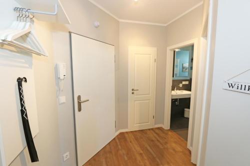 One-Bedroom Apartment with Terrace image 9