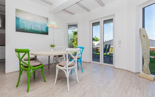 Fewo Sudstrand mit Terrasse, Kamin und Sauna in Ostseebad Sellin