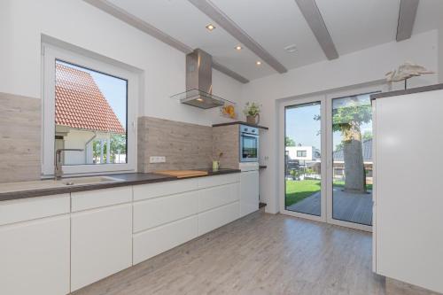 Fewo Sudstrand mit Terrasse, Kamin und Sauna in Ostseebad Sellin