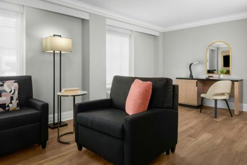 Junior Suite image 2